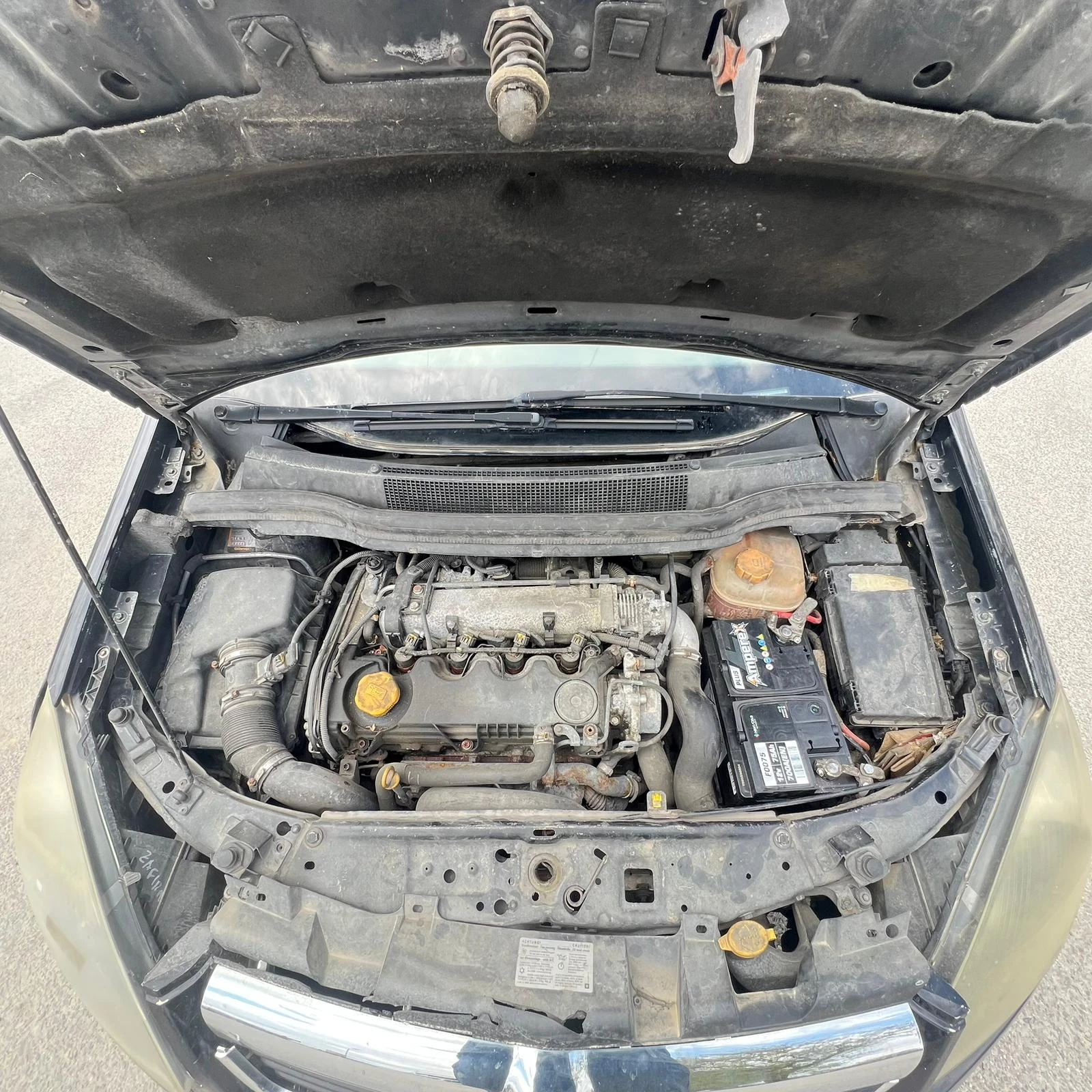 Opel Zafira 1.9, снимка 5 - Автомобили и джипове - 54387386