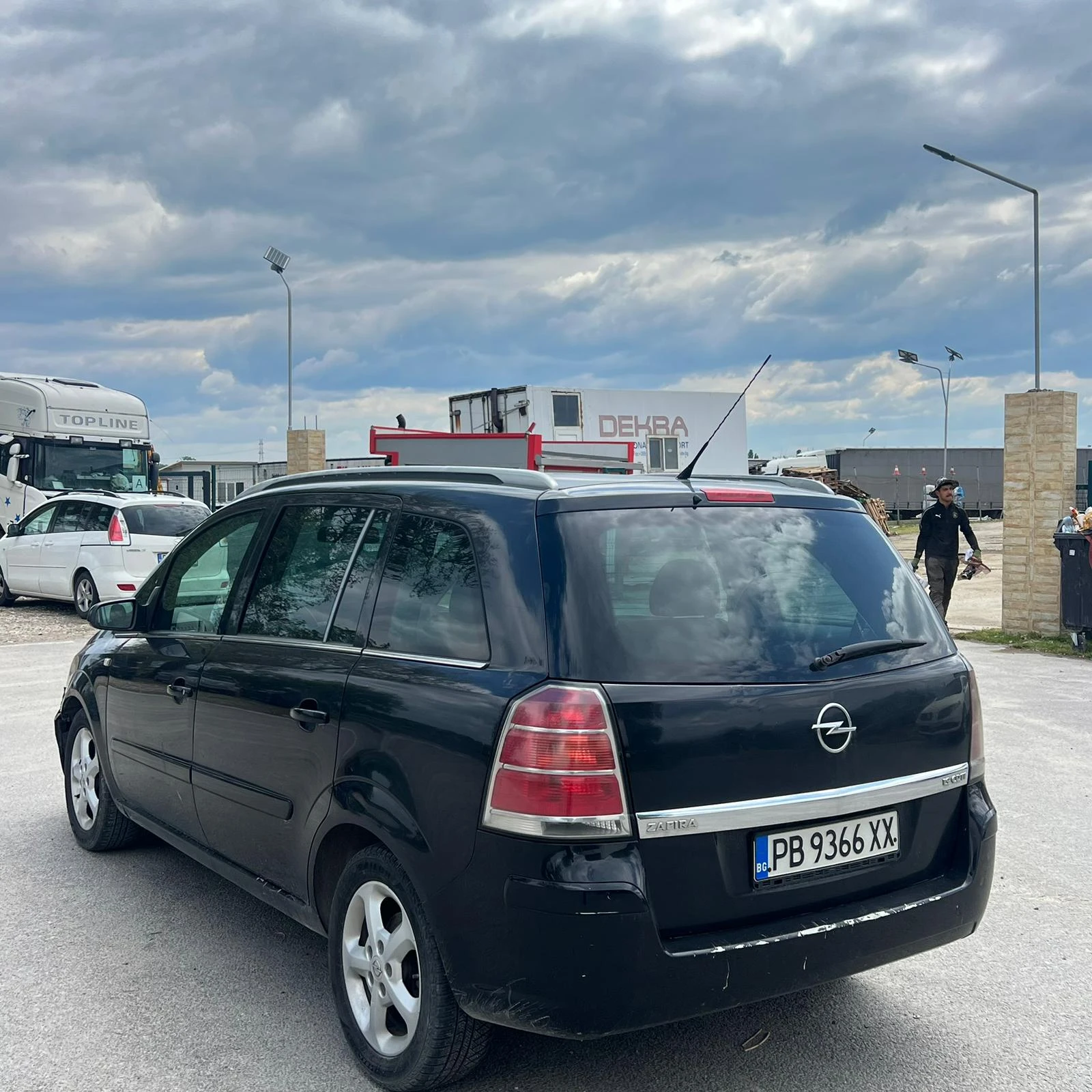 Opel Zafira 1.9, снимка 4 - Автомобили и джипове - 54387386