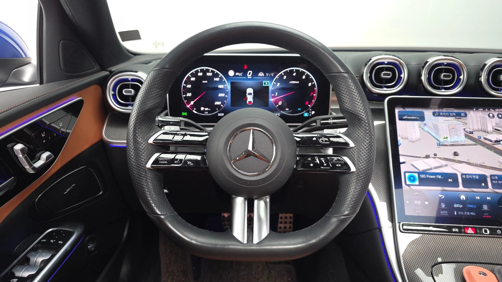 Mercedes-Benz C 300 AMG Line| 360 Cam| HUD| Distronic| Ventilated Seat, снимка 13 - Автомобили и джипове - 54640459