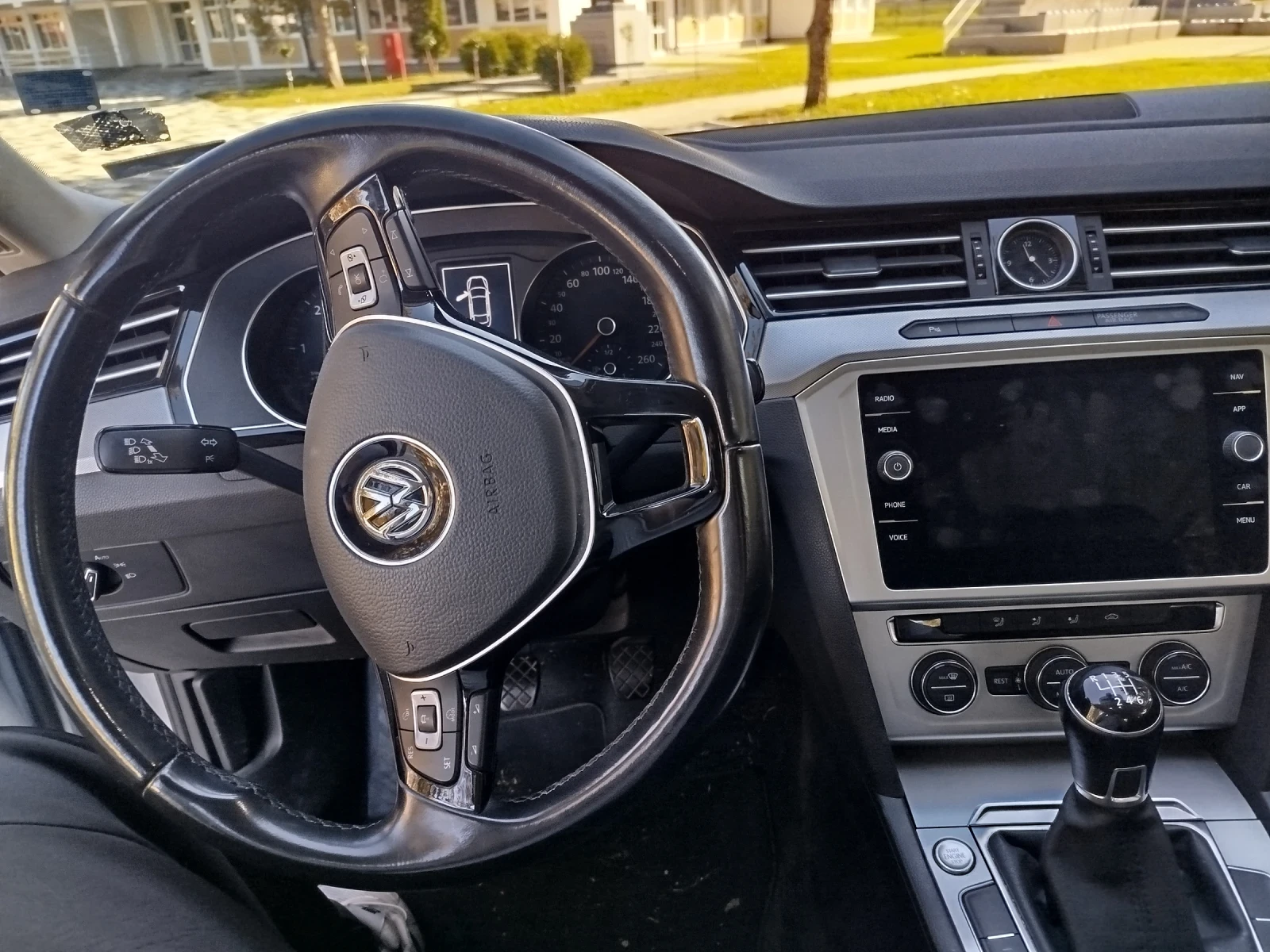 VW Passat, снимка 10 - Автомобили и джипове - 54682993