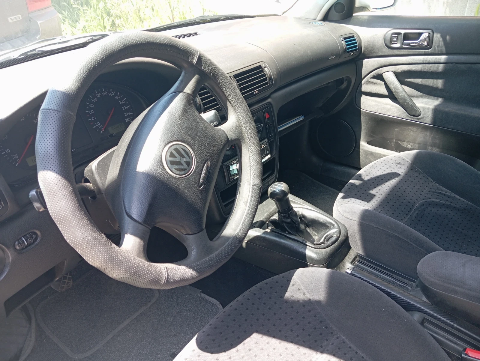 VW Passat, снимка 5 - Автомобили и джипове - 55038938