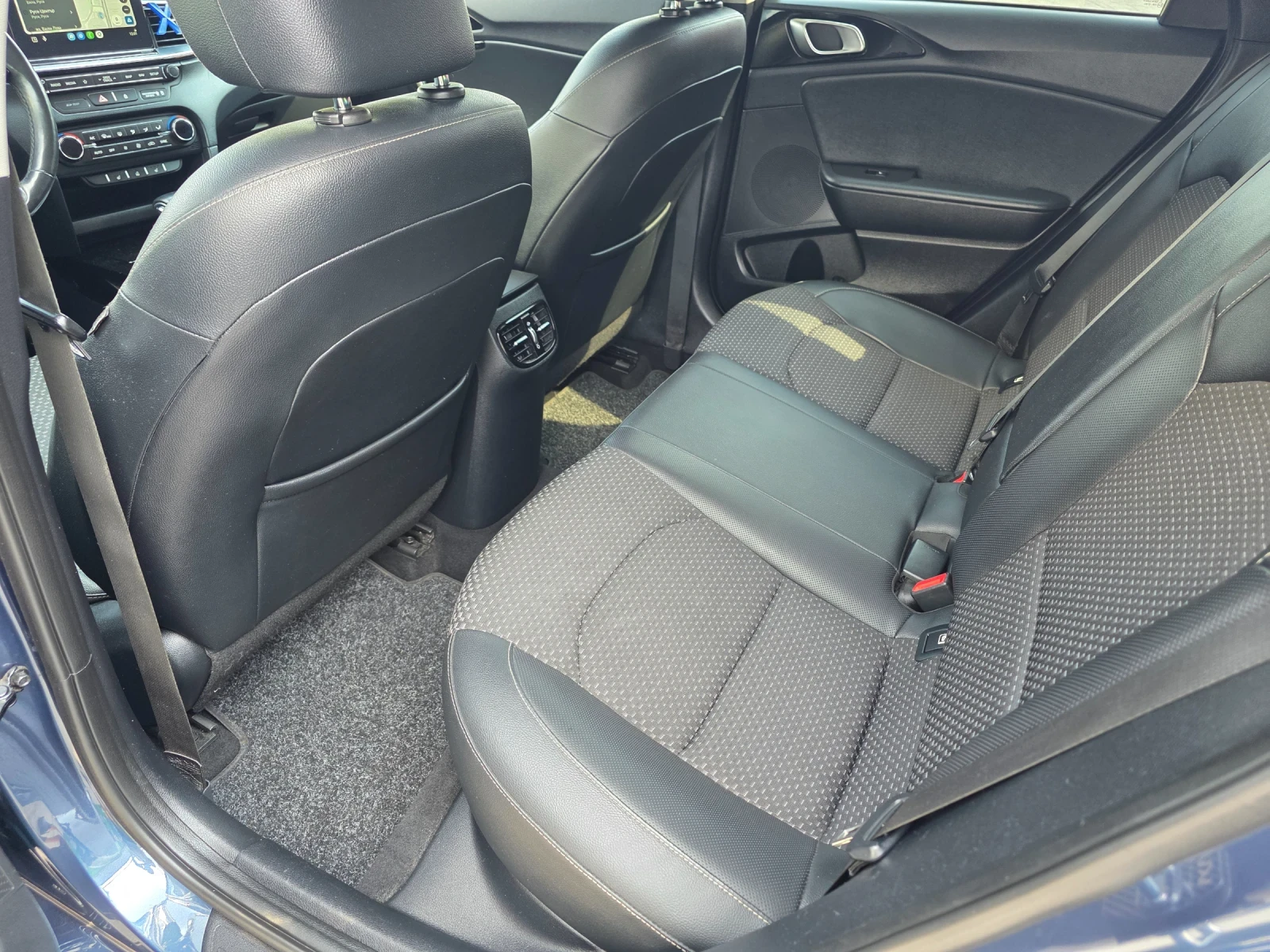 Kia Ceed SW, снимка 8 - Автомобили и джипове - 56040668