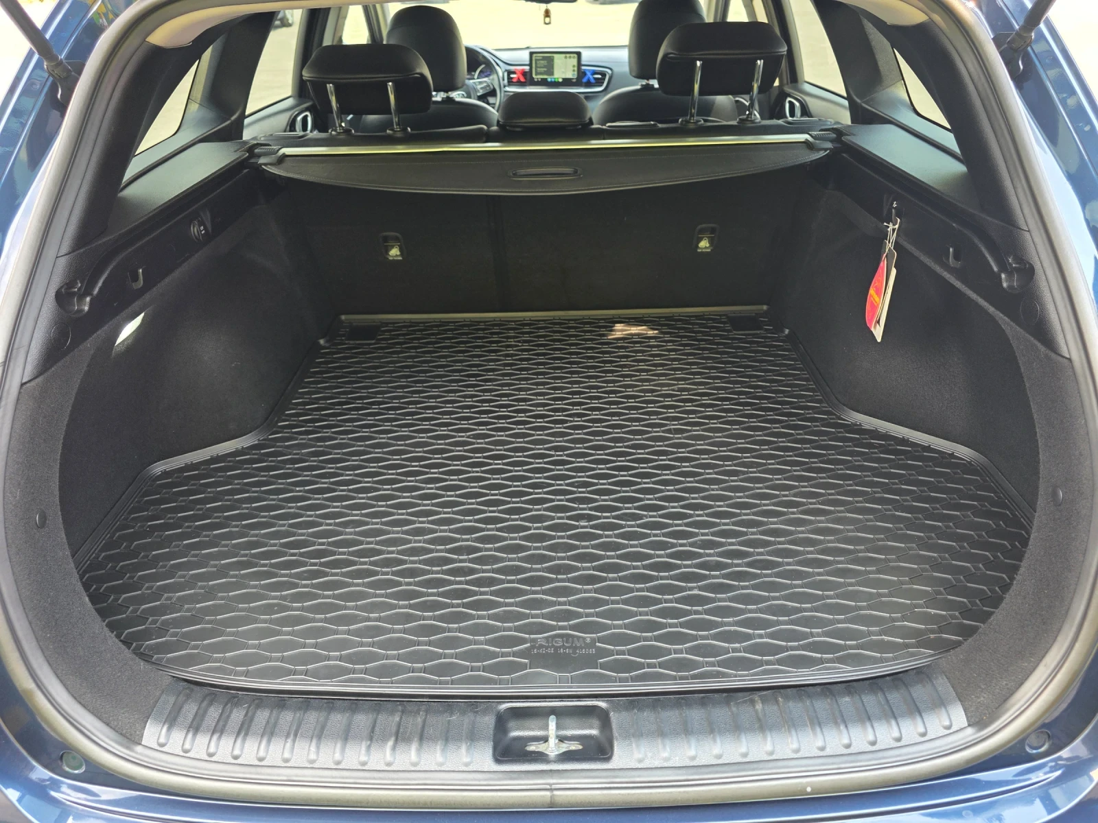 Kia Ceed SW, снимка 7 - Автомобили и джипове - 56040668