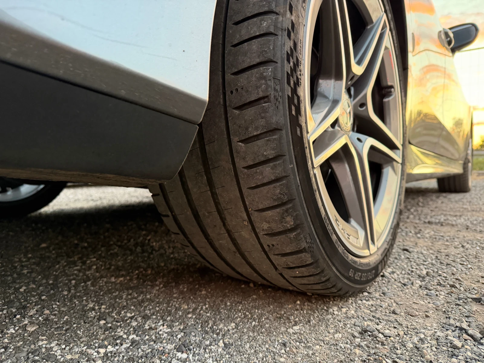 Mercedes-Benz CLS 350 4 MATIC / AMG / DISTRONIC / LINE ASSIST / KAMERA, снимка 15 - Автомобили и джипове - 56261718