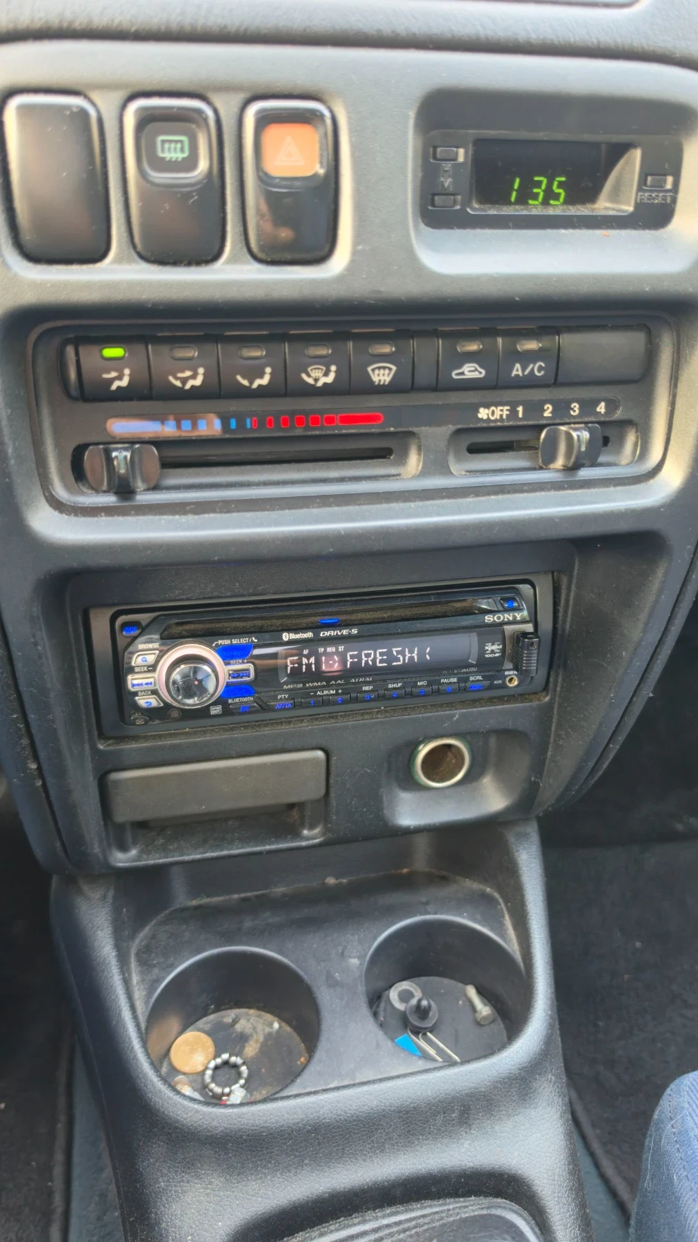 Mazda 323 F BA, снимка 13 - Автомобили и джипове - 56484236