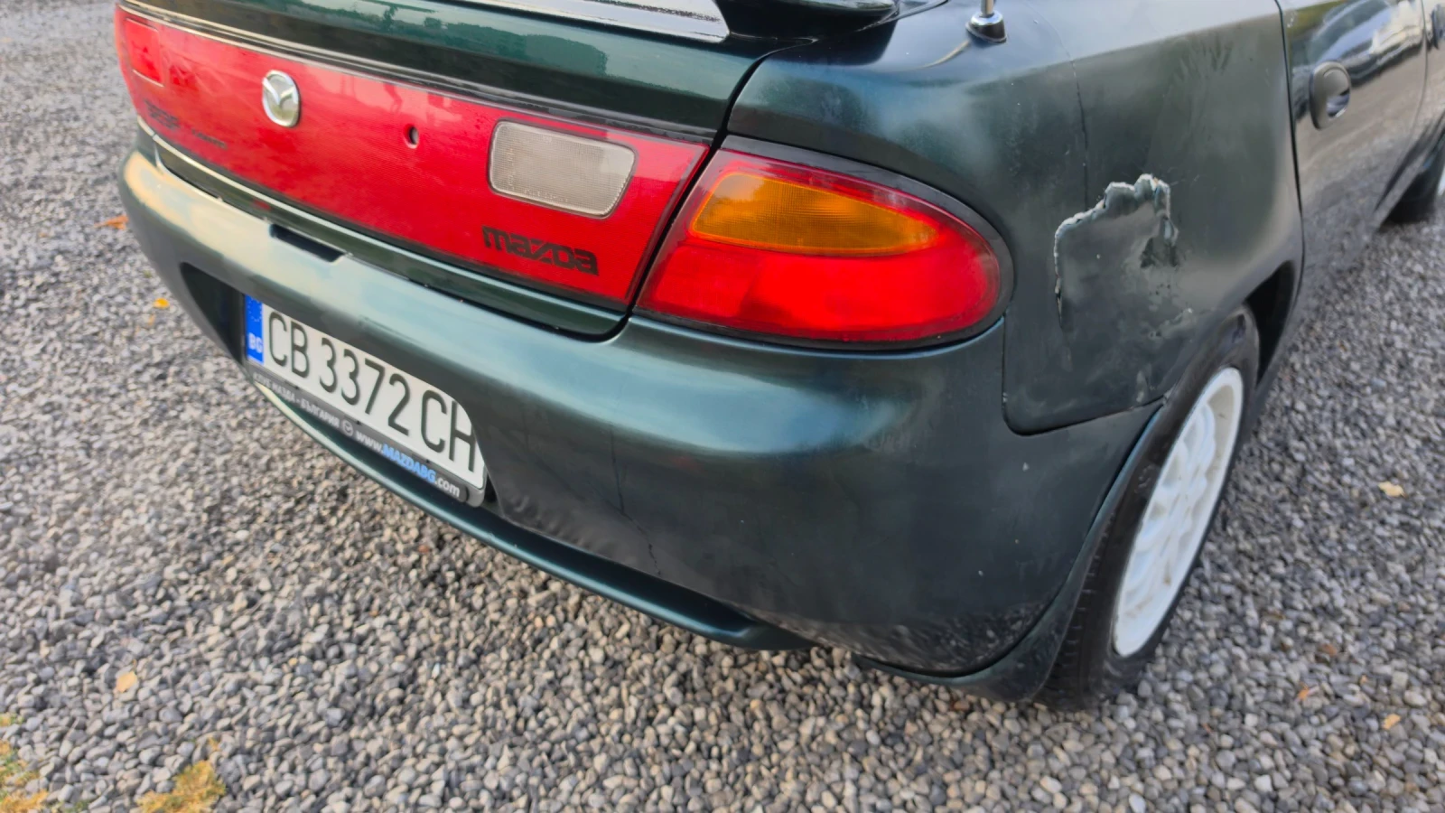 Mazda 323 F BA, снимка 3 - Автомобили и джипове - 56484236