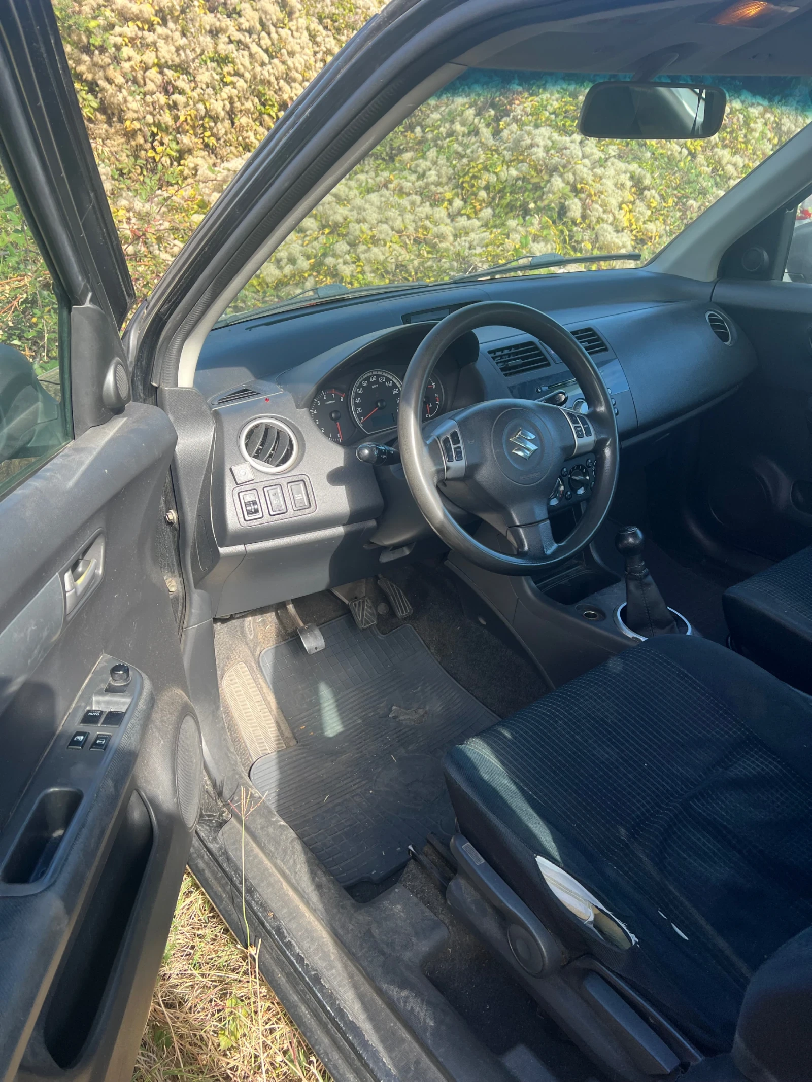 Suzuki Swift, снимка 4 - Автомобили и джипове - 56702518