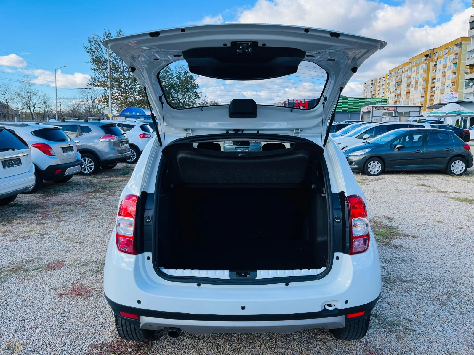 Dacia Duster 1.6i  A  | Mobile.bg   14