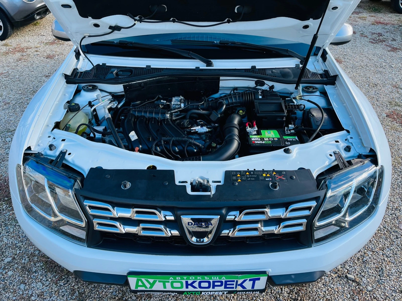 Dacia Duster 1.6i  A  | Mobile.bg   17