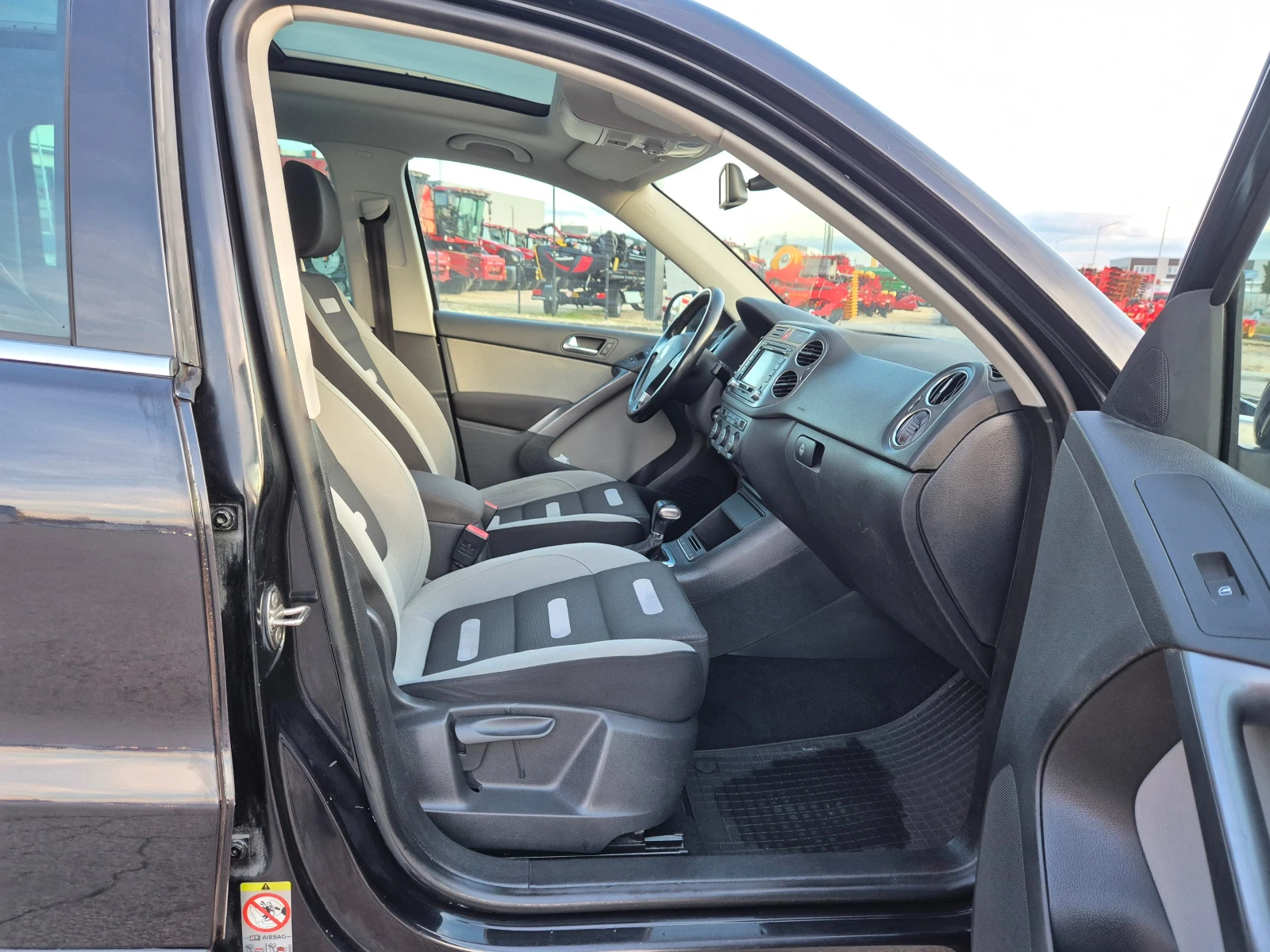 VW Tiguan 2.0TDI Avtomat Navi Panorama Ksenon  | Mobile.bg � ����������� 14