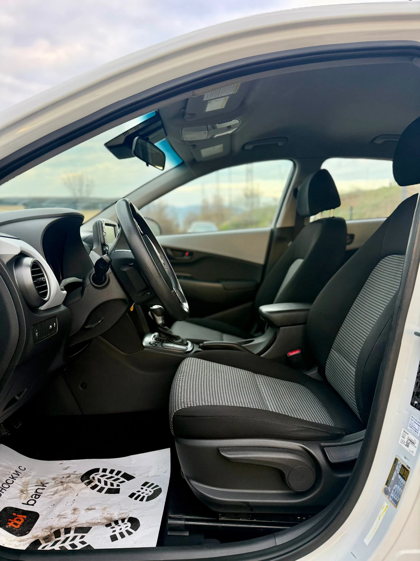 Hyundai Kona 2.0i  4x4 перфектна , снимка 8 - Автомобили и джипове - 53999902