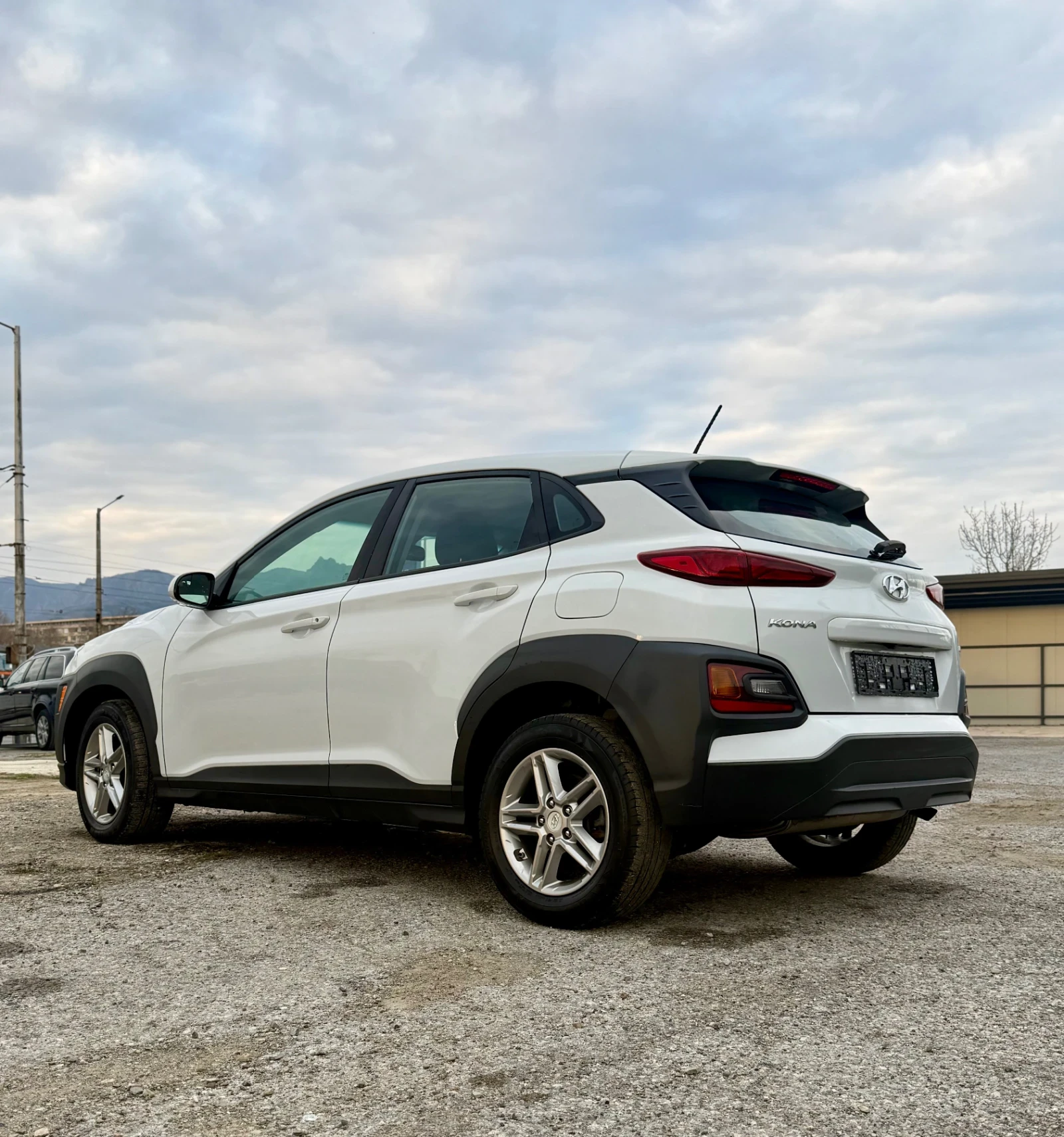 Hyundai Kona 2.0i  4x4 перфектна , снимка 4 - Автомобили и джипове - 53999902