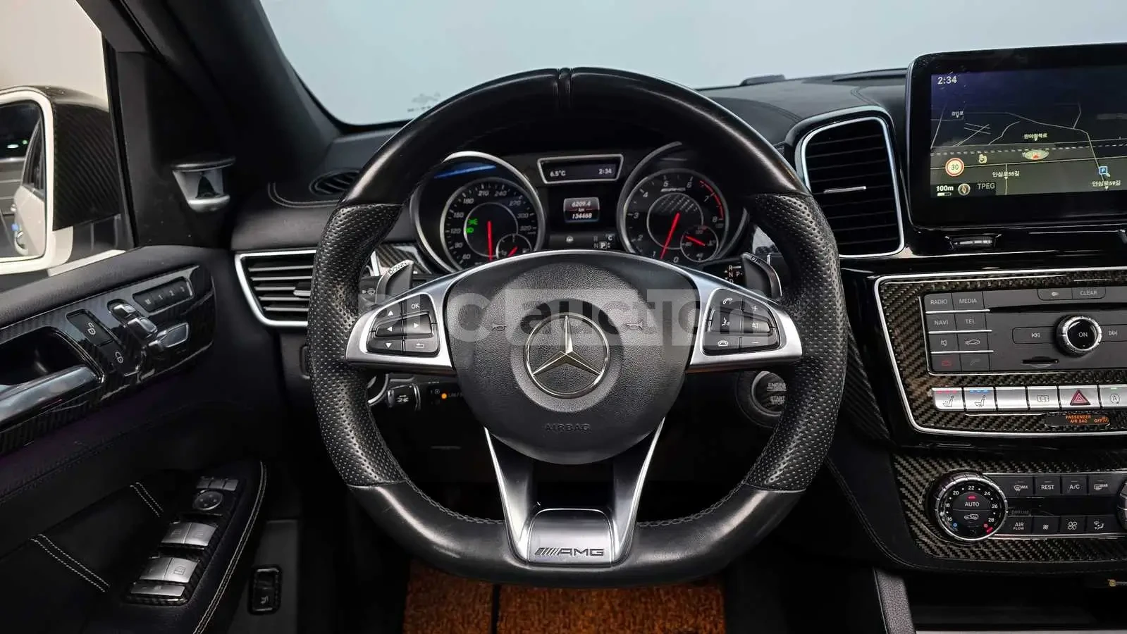 Mercedes-Benz GLE 63 AMG 2016* 360* PANAMERICA* TV* ОБДУХ* КРАЙНА ЦЕНА, снимка 6 - Автомобили и джипове - 54059171