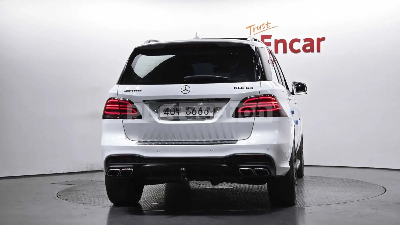 Mercedes-Benz GLE 63 AMG 2016* 360* PANAMERICA* TV* ОБДУХ* КРАЙНА ЦЕНА, снимка 4 - Автомобили и джипове - 54059171