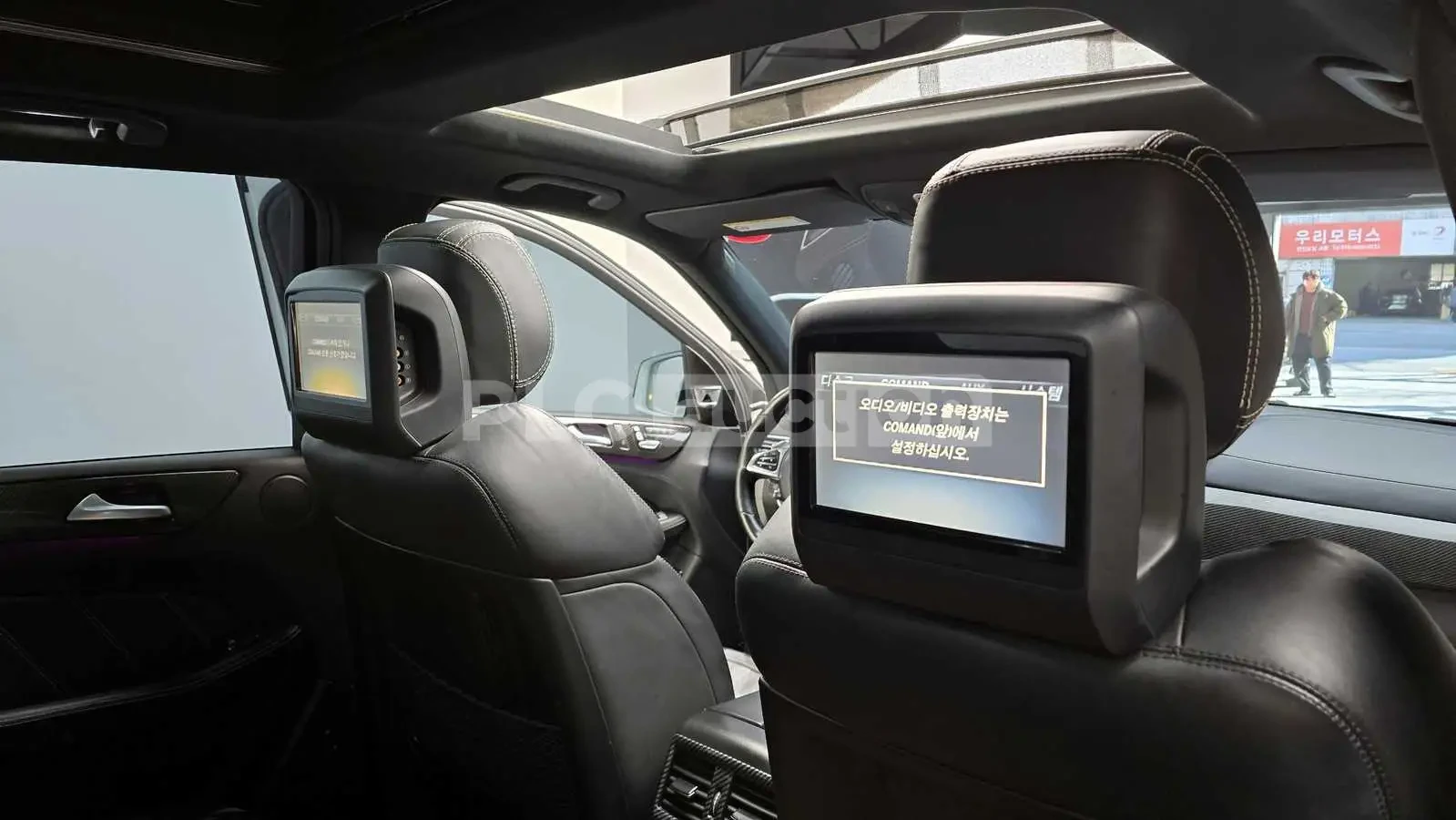 Mercedes-Benz GLE 63 AMG 2016* 360* PANAMERICA* TV* ОБДУХ* КРАЙНА ЦЕНА, снимка 14 - Автомобили и джипове - 54059171