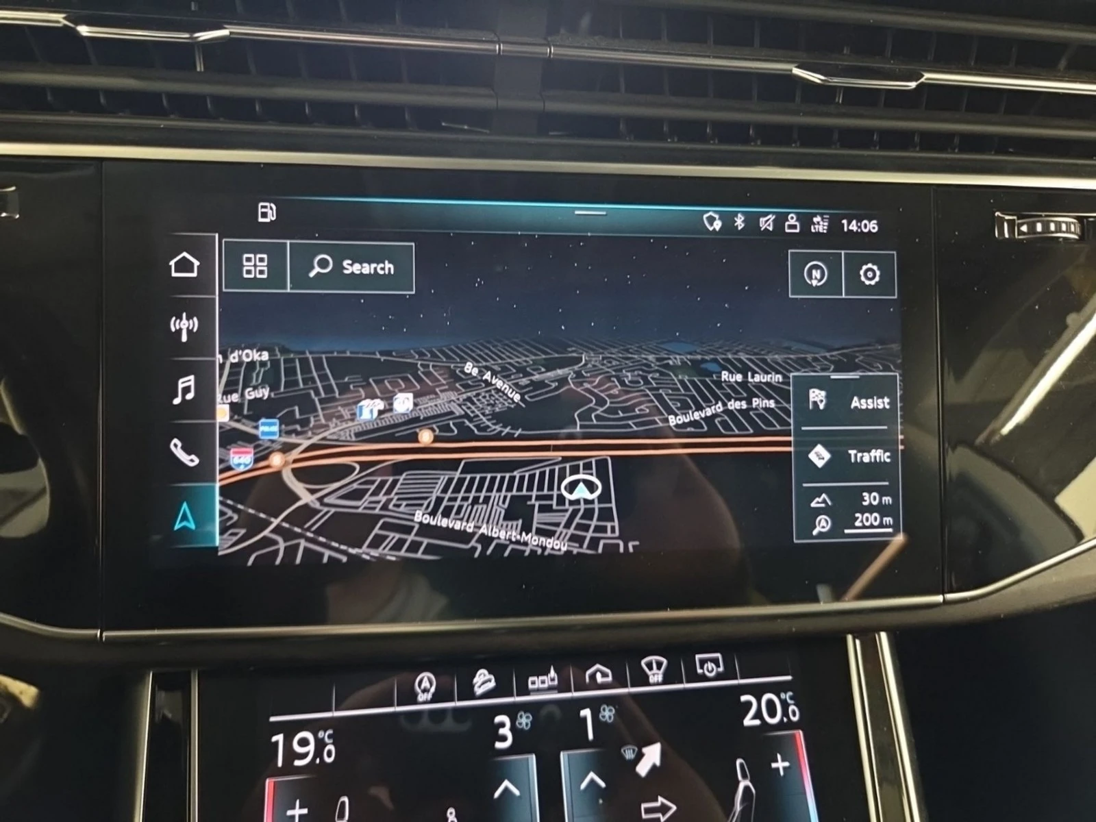 Audi Q8 Technik* AWD* АвтоКредит* (ЦЕНА ДО БГ), снимка 10 - Автомобили и джипове - 54414380