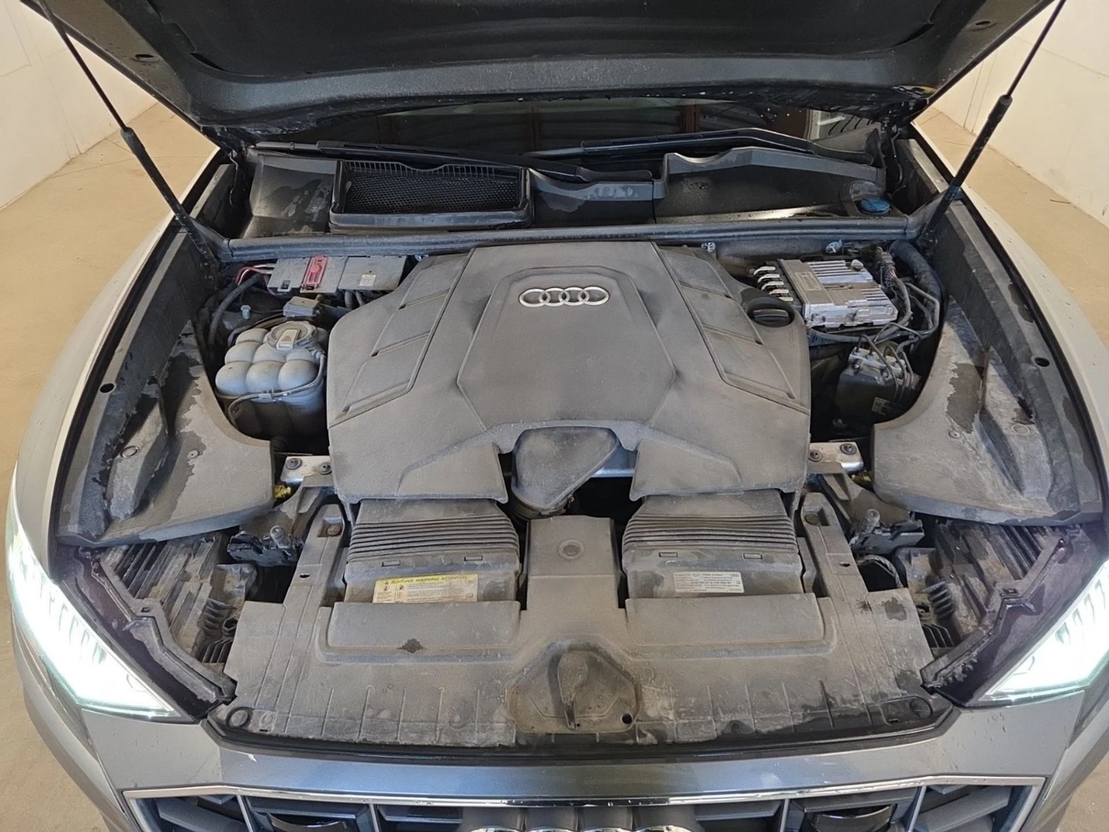 Audi Q8 Technik* AWD* АвтоКредит* (ЦЕНА ДО БГ), снимка 14 - Автомобили и джипове - 54414380