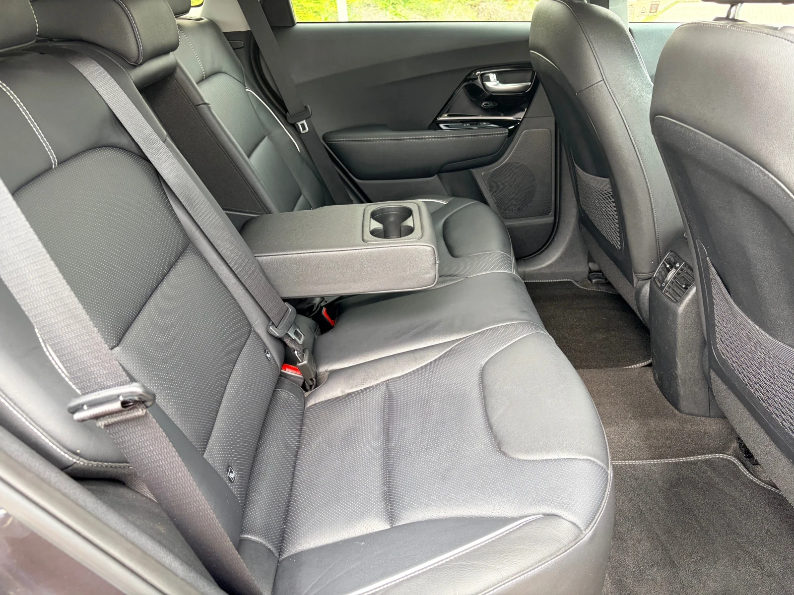Kia Niro 100%SOHO!!! PREMIUM 64kw 204kc , снимка 14 - Автомобили и джипове - 54458828