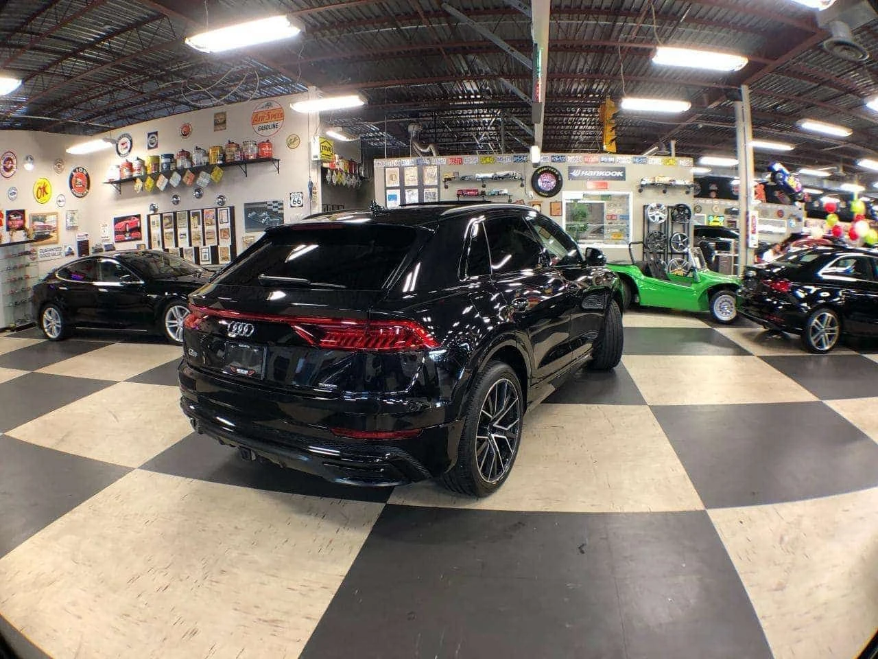 Audi Q8 * PROGRESSIV S LINE LEATHER PAN/ROOF NAV B/SPOT CA, снимка 7 - Автомобили и джипове - 54856721