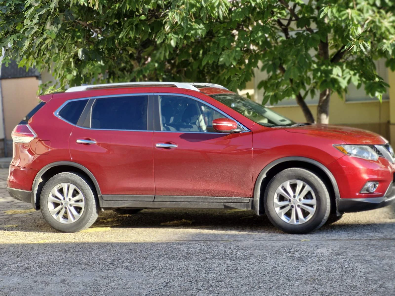 Nissan Rogue 2.5 i SV, снимка 4 - Автомобили и джипове - 55044849