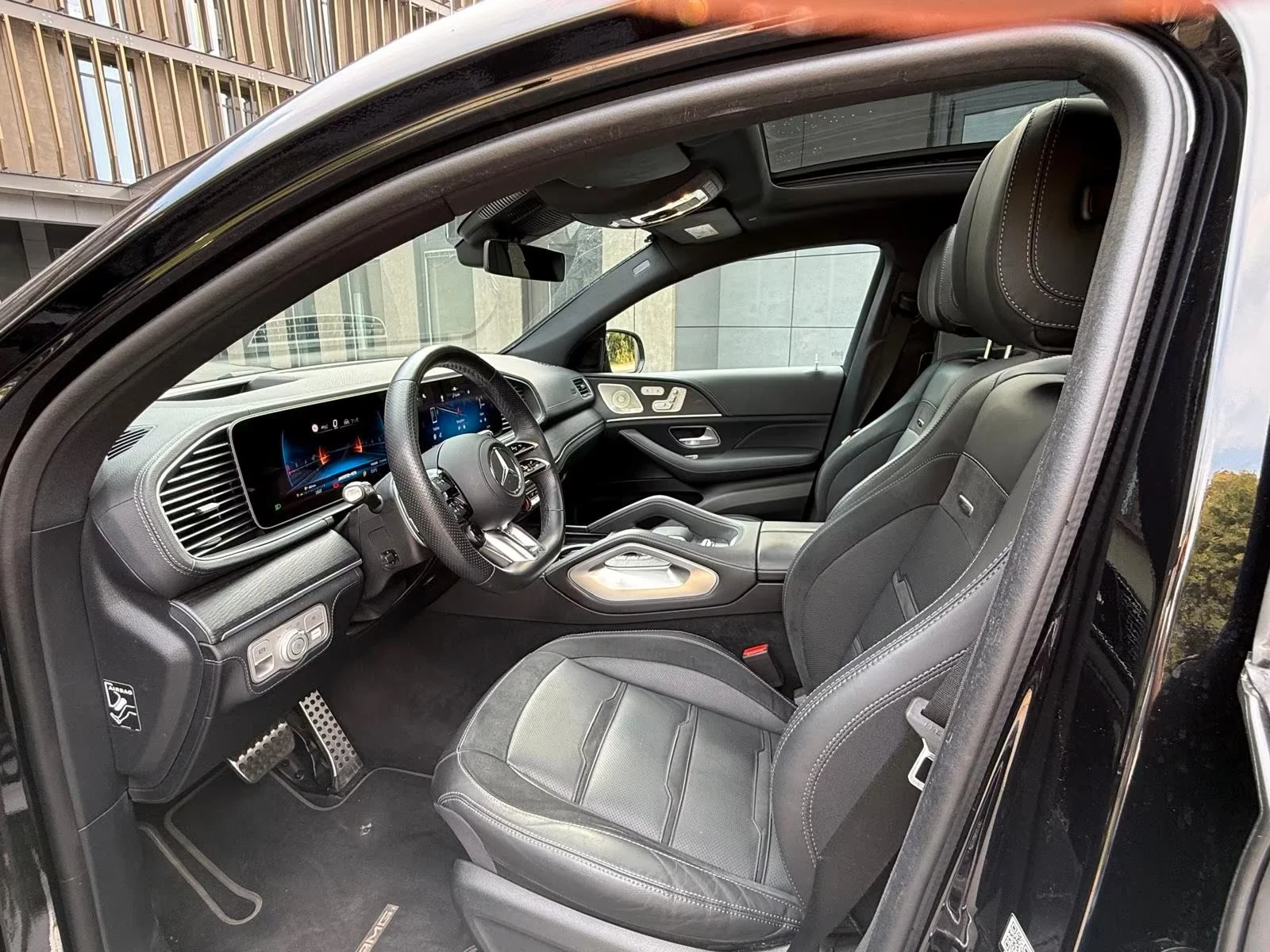 Mercedes-Benz GLE 53 4MATIC Coupe* HUD* Pano* 360* Burm* Massage, снимка 8 - Автомобили и джипове - 55089545