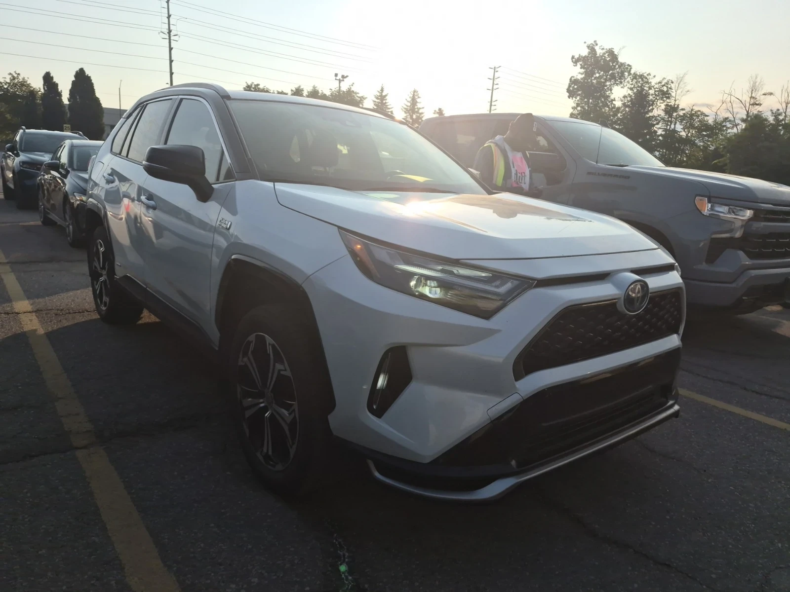Toyota Rav4 PLUG-IN HYBRID | XSE | FACELIFT | AWD | CARFAX | , снимка 2 - Автомобили и джипове - 55664272