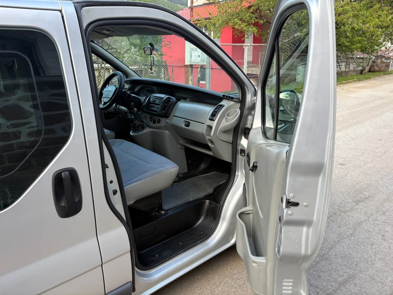 Renault Trafic 1.9 DTI, снимка 15 - Бусове и автобуси - 51895617