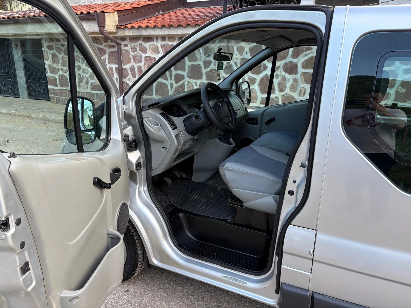 Renault Trafic 1.9 DTI - изображение 8