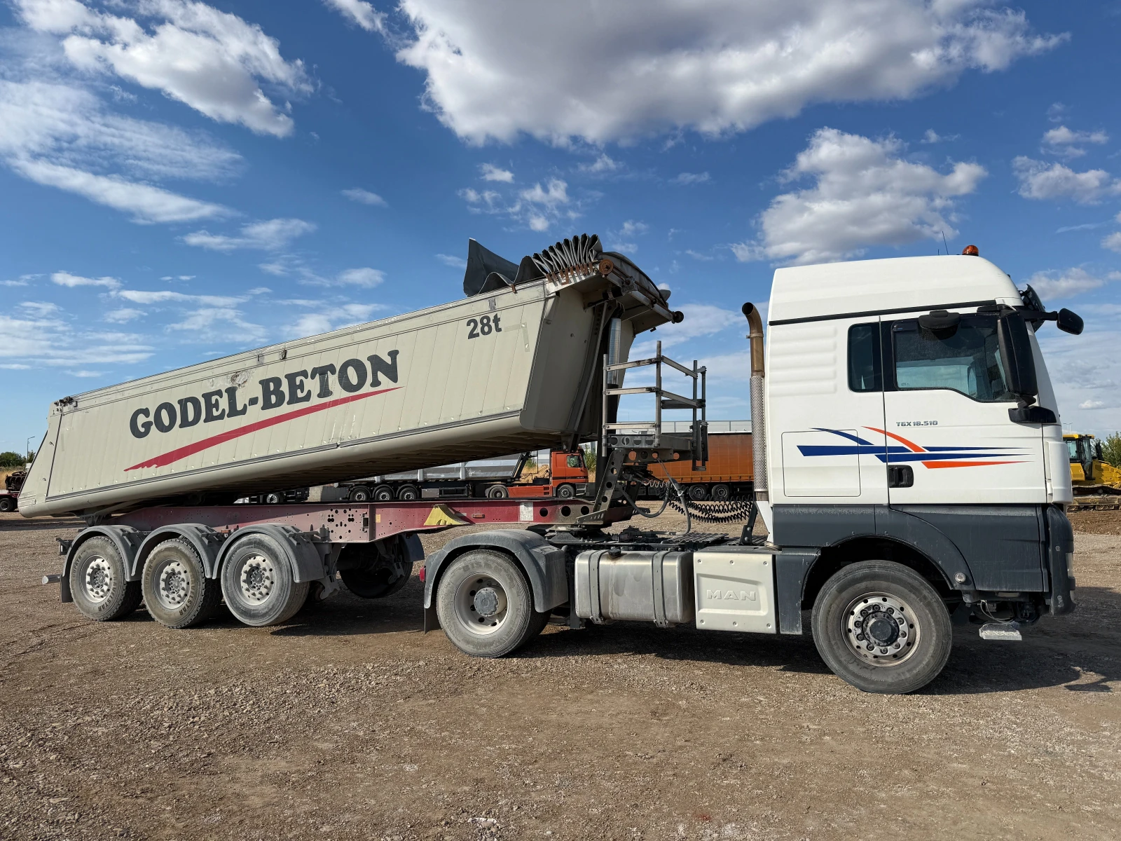 Man Tgx 18.510 4х4 КОМПОЗИЦИЯ SCHMITZ, снимка 4 - Камиони - 56258376