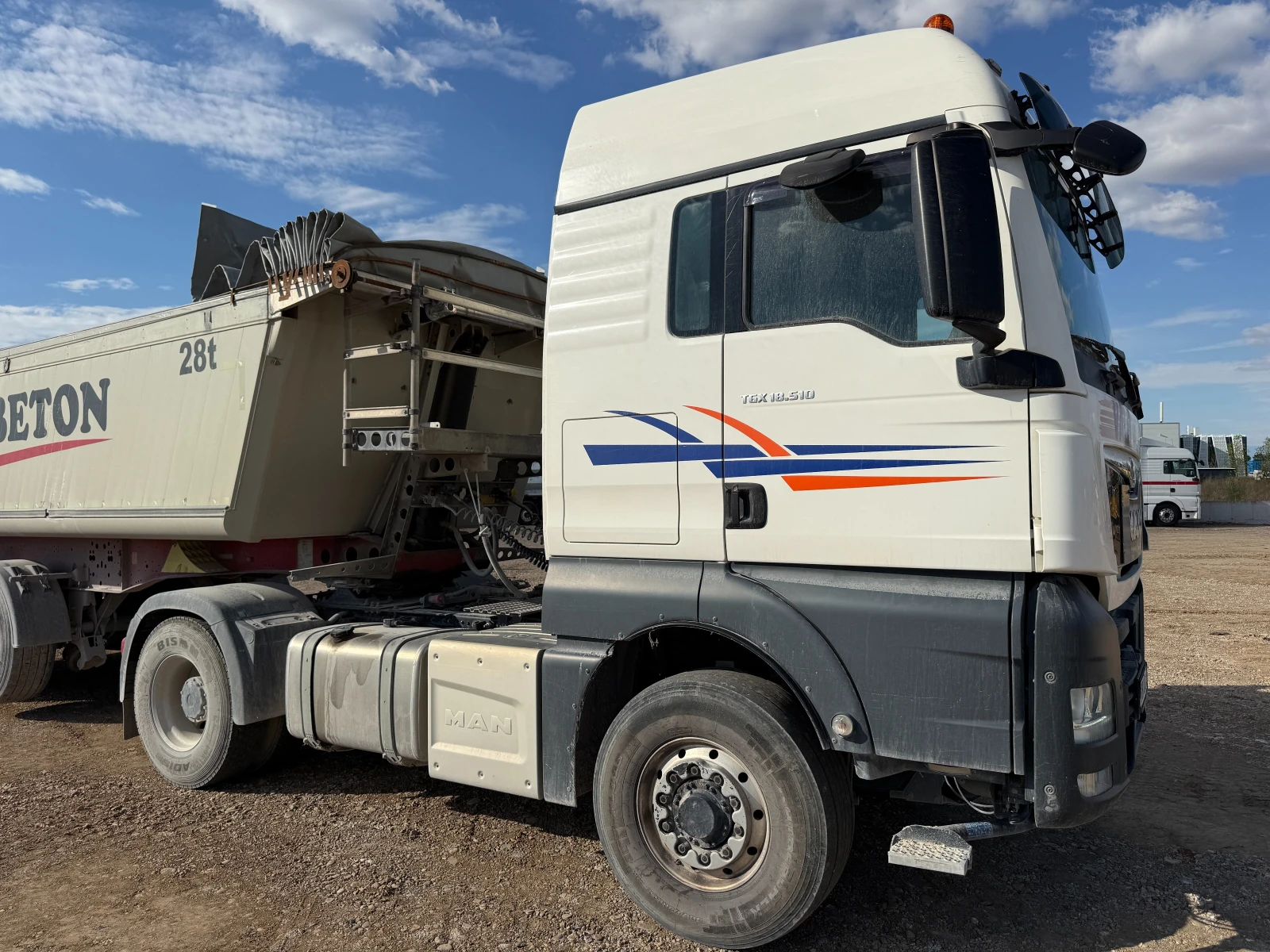 Man Tgx 18.510 4х4 КОМПОЗИЦИЯ SCHMITZ, снимка 16 - Камиони - 56258376
