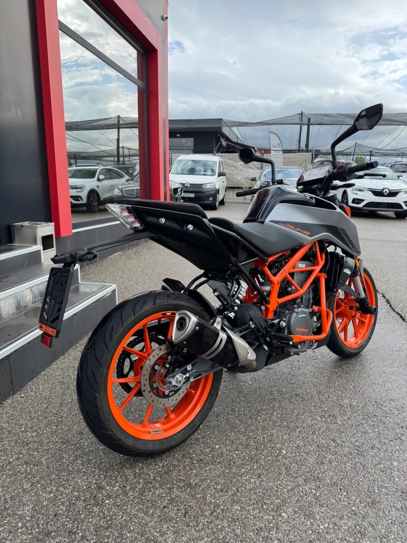 Ktm Duke 390-LED-DIGITAL-ABS-КАТО НОВ-3900км., снимка 3 - Мотоциклети и мототехника - 51755917