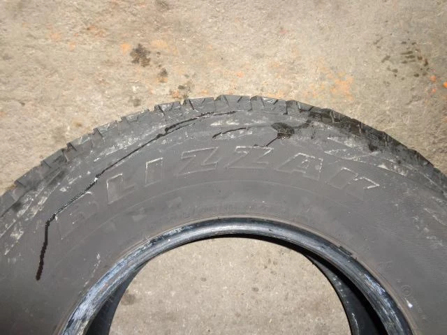 Гуми Всесезонни 265/70R16, снимка 3 - Гуми и джанти - 9182548