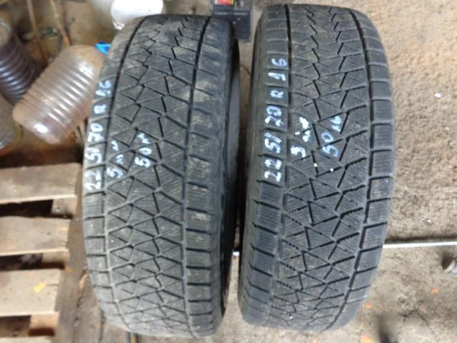 Гуми Зимни 225/70R16, снимка 2 - Гуми и джанти - 20228399