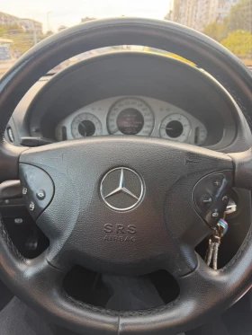 Mercedes-Benz E 220, снимка 3