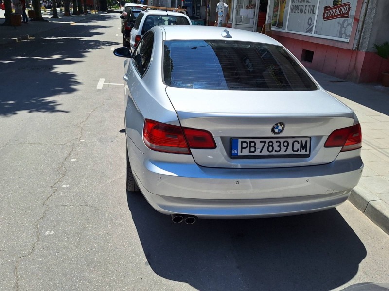 BMW 330, снимка 8 - Автомобили и джипове - 46009294