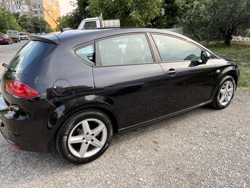 Seat Leon 1.6 TDI, снимка 6 - Автомобили и джипове - 46631068