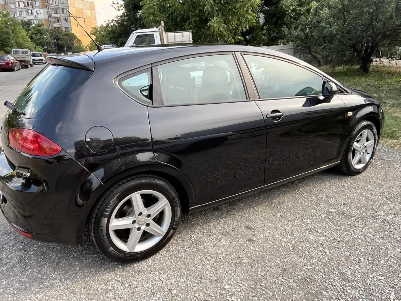 Seat Leon 1.6 TDI, снимка 6 - Автомобили и джипове - 46631068