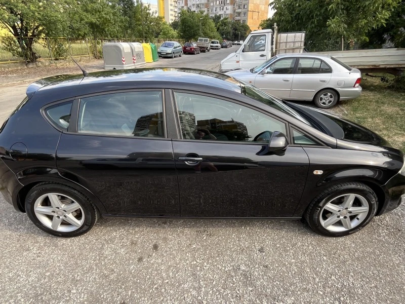 Seat Leon 1.6 TDI, снимка 7 - Автомобили и джипове - 46631068