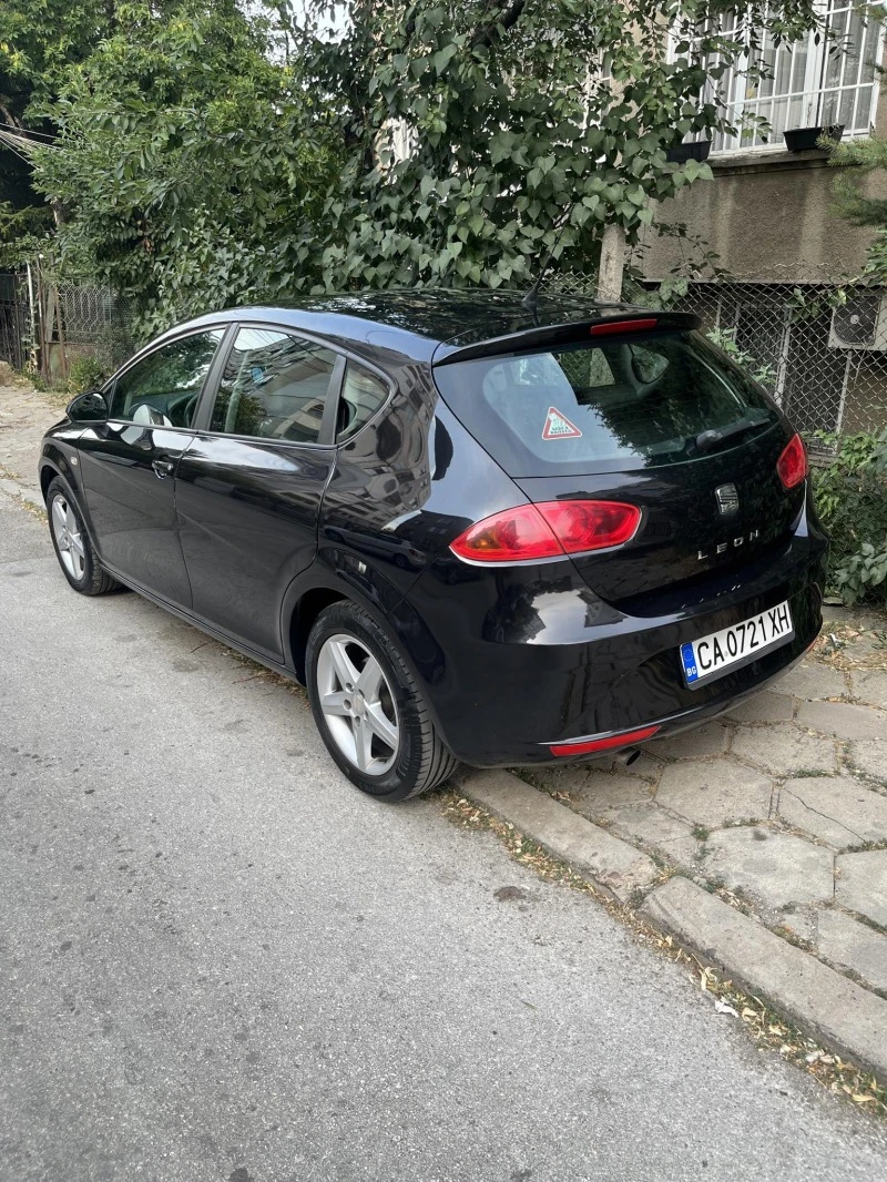 Seat Leon 1.6 TDI, снимка 3 - Автомобили и джипове - 46631068