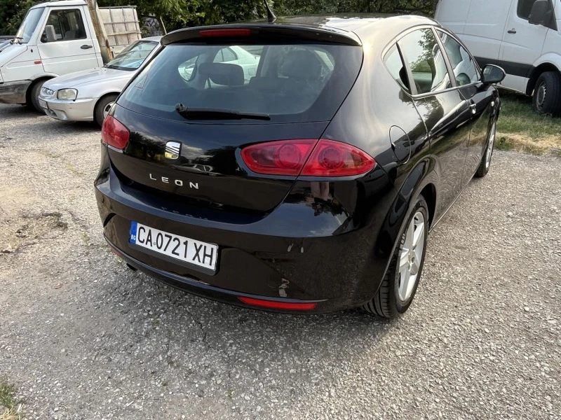 Seat Leon 1.6 TDI, снимка 5 - Автомобили и джипове - 46631068