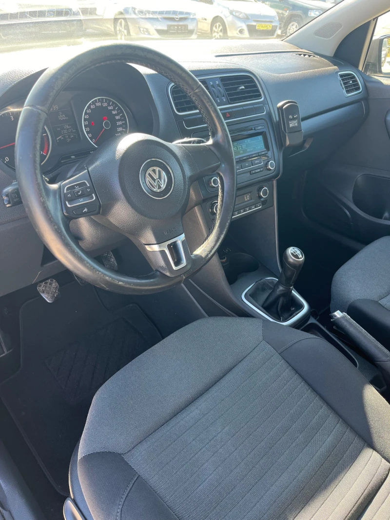 VW Polo 1.6 TDi, снимка 7 - Автомобили и джипове - 47709671