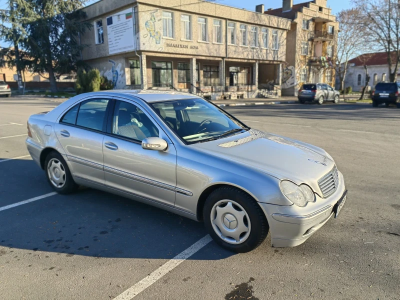 Mercedes-Benz C 200, снимка 3 - Автомобили и джипове - 48476814