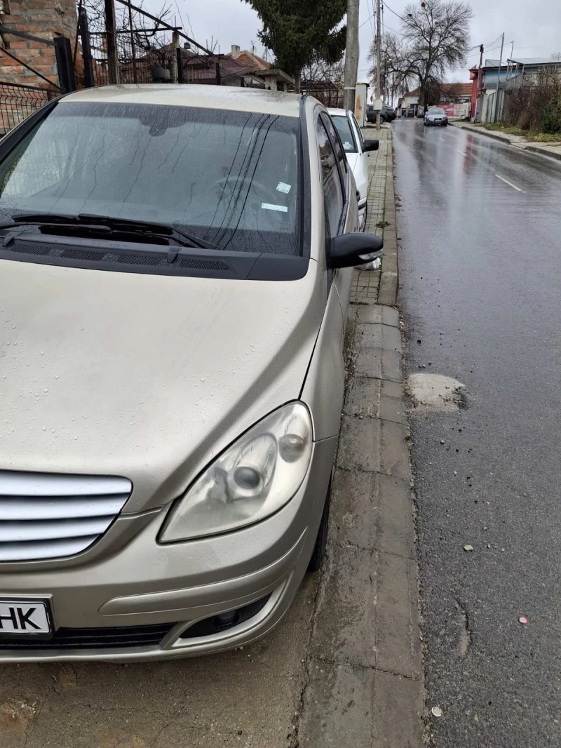 Mercedes-Benz B 180, снимка 1 - Автомобили и джипове - 48558459