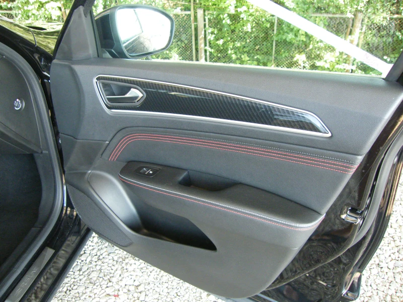 Renault Arkana 1.3 RS LINE 140KC, снимка 12 - Автомобили и джипове - 49183462