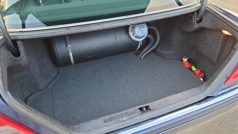 Mercedes-Benz C 180, снимка 14 - Автомобили и джипове - 51342600