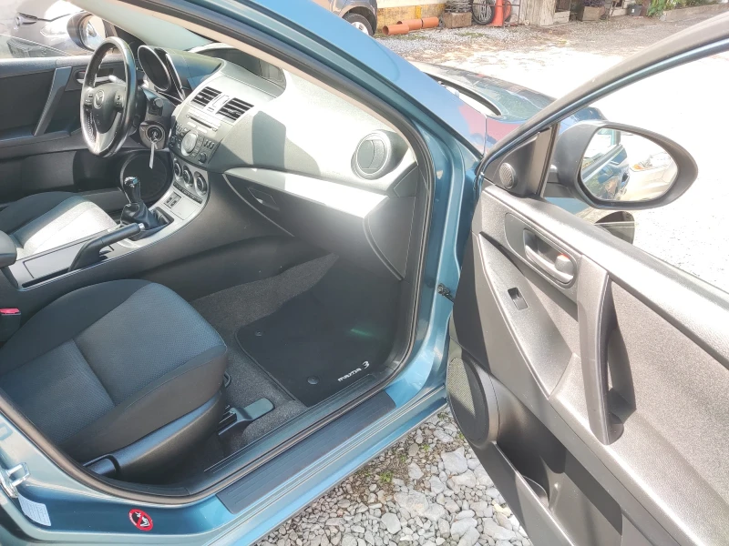 Mazda 3 1.6 Exclusive , снимка 7 - Автомобили и джипове - 52084631