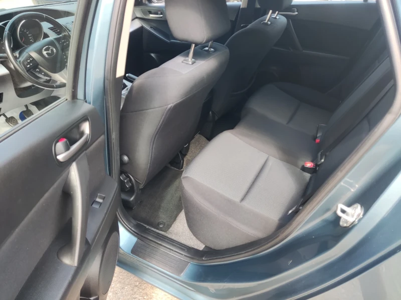Mazda 3 1.6 Exclusive , снимка 6 - Автомобили и джипове - 52084631