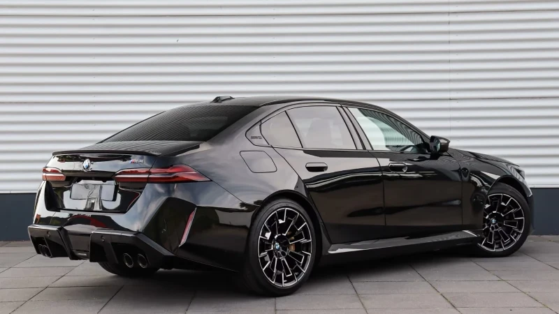 BMW M5, снимка 2 - Автомобили и джипове - 51200271