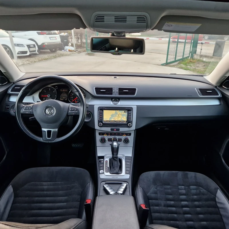 VW Passat 2.0ТDi170к.4х4ДИСТРОНИК/ПАНОРАМА/КЕЙЛЕС/ШВЕЙЦАРИЯ , снимка 13 - Автомобили и джипове - 52791515