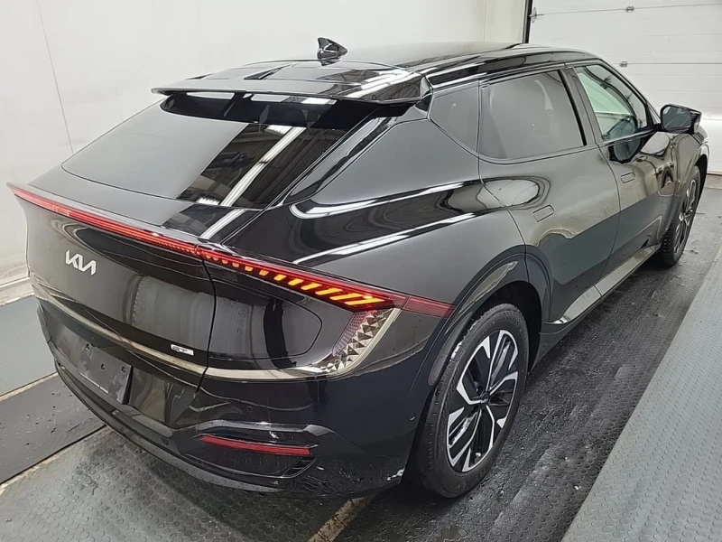 Kia EV6 * LAND W/GT LINE PKG * CARFAX * , снимка 3 - Автомобили и джипове - 53038847